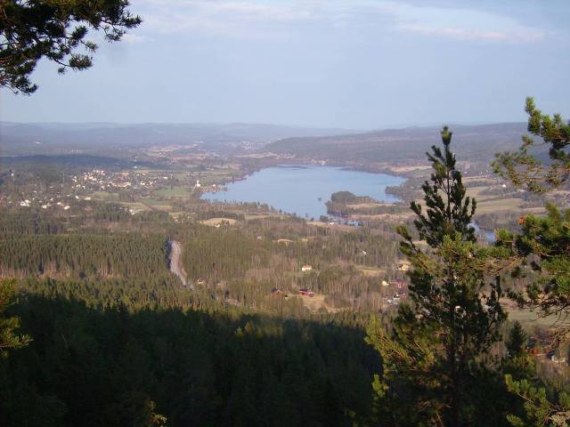 Vy över Fränsta och Torpsjön från Getberget